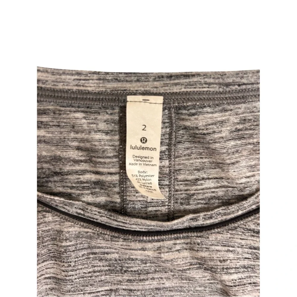 Lululemon Heathered Grey Long Sleeve Athletic Top Size 2 Yoga Running